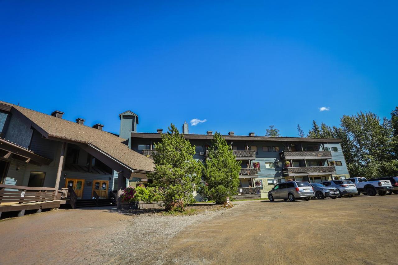 Griz Inn By Stayin Fernie Exteriér fotografie